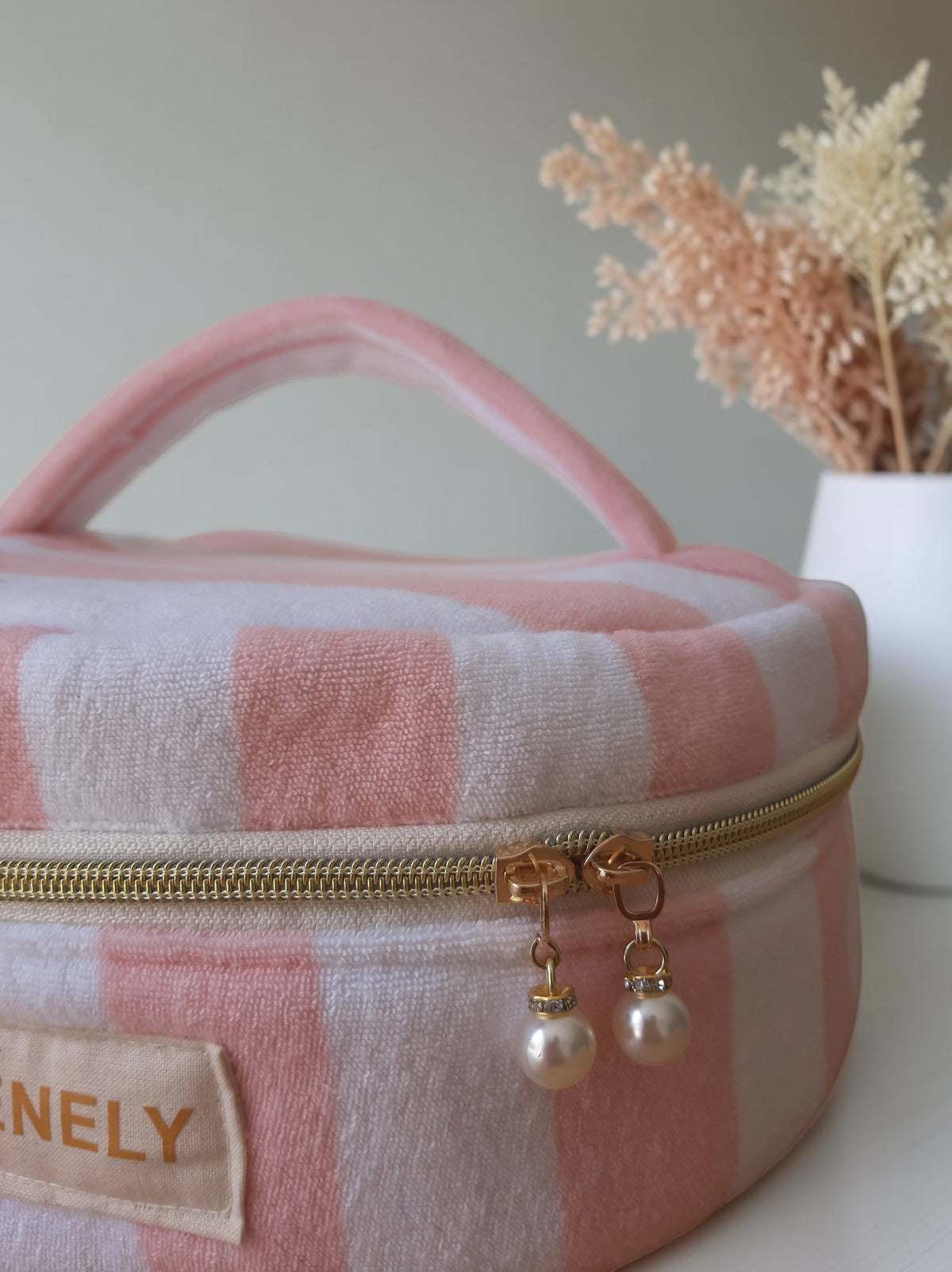 Vanity rond aux rayures roses et blanches